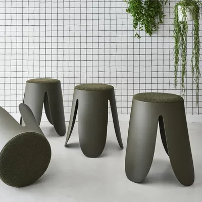 Produktbild von sweeek - 4er Set stapelbare Hocker, strukturierter Bouclébezug - Khaki