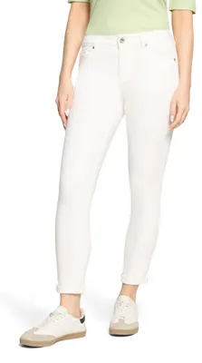 Productafbeelding van Betty Barclay damesbroek, model Sunny, korte jeans, kleur offwhite, maat 38