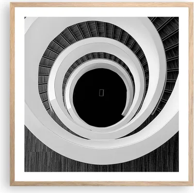Produktbild von Gerahmtes Poster - Rahmen in heller Eiche - Stück Modern Treppe - 60x60 cm - Wand Bild - Wanddeko - Wandbilder - Wandposter - Bilderrahmen - Bilder - Kunstdruck - Wandbild - P2NAC60x60-4132