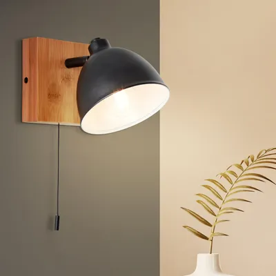Produktbild von Skandinavische Wandlampe mit schwenkbarem Kopf - 13 x 13 x 19 cm