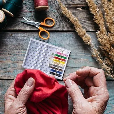 Produktbild von Nähset mit 10 Farben, Nadel und Faden für Anfänger | Verbessern Sie Ihre Stickfähigkeiten