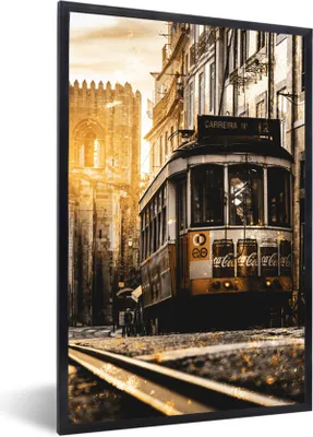 Produktbild von MuchoWow® MuchoWow® Gerahmtes Poster Straßenbahn - Lissabon - Gold 20x30 cm - Poster mit zchwarzem Bilderrahmen - Drucken - Bilder Poster im Rahmen