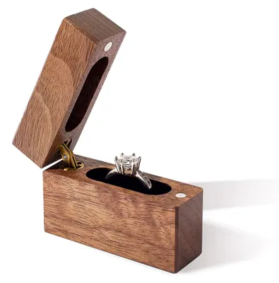 Immagine prodotto di Scatola in legno per anello di fidanzamento, piccola, sottile, piatta, ideale per la proposta di matrimonio o il matrimonio