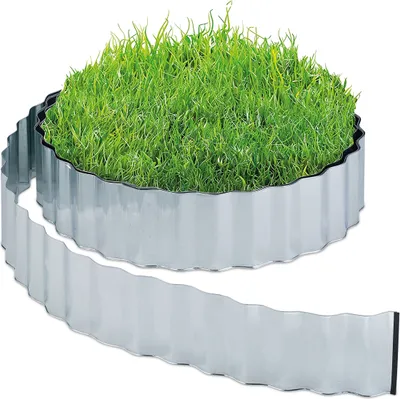 Produktbild von Relaxdays Rasenkante 15m, Beetbegrenzung aus Metall, verzinkt, flexibel, Umrandung f. Beet oder Rasen, 16cm hoch, silber