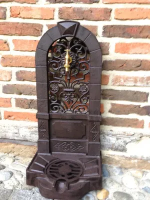Produktbild von Wasserzapfstelle wie antiker Stehbrunnen, Gartenbrunnen mit Messing Wasserhahn