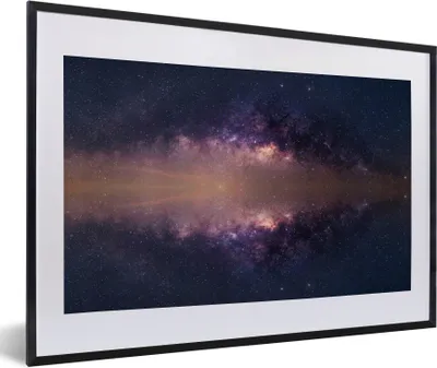 Produktbild von MuchoWow® Gerahmtes Poster Die Milchstraße an einem blauen Himmel 60x40 cm - Poster mit Schwarzem Bilderrahmen Wandposter Rahmen Foto Bilder - Schlafzimmer - Plakat in Rahmen - Drucken