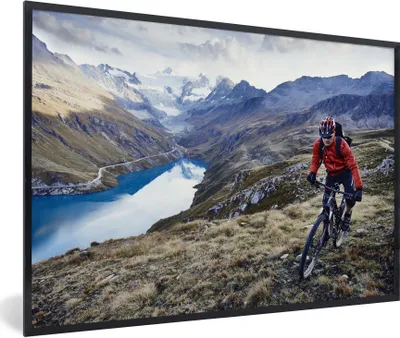 Produktbild von MuchoWow® Gerahmtes Poster Mountainbiker in der Schweiz 90x60 cm - Poster mit Schwarzem Bilderrahmen Wandposter Rahmen Foto Bilder - Fotorahmen - Foto-Plakat