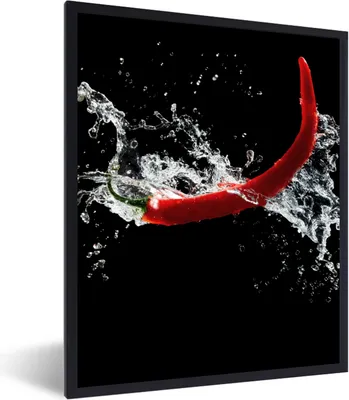 Produktbild von MuchoWow® Gerahmtes Poster Chilischote - Stilleben - Wasser - Schwarz - Rot 60x80 cm - Poster mit Schwarzem Bilderrahmen Wandposter Rahmen Foto Bilder - Premium - Wanddeko Wohnzimmer
