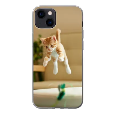 Produktbild von MuchoWow® Handyhülle Schutzhülle Hülle für iPhone 13 Katze - Springen - Spielzeug Silikon Softcase Handy Hülle - Karteninhaber