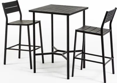 Image de Set balcon extérieur avec table haute carrée 70×70 cm et 2 tabourets de bar en acier et polyéthylène imitation bois - design moderne, robuste et élégant pour terrasse, balcon, bars et espaces extérieurs - DANTE + BEATRICE