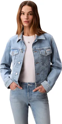 Immagine prodotto di Giacca jeans da donna Calvin Klein, modello Classic Trucker, con tasche sul petto, colore blu (Coastal Li)