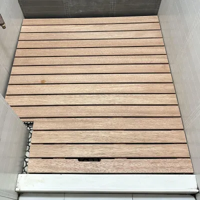 Produktbild von Rutschfeste Badmatte aus Zedernholz