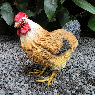 Produktbild von Gartenfigur kleine stehende braune Huhn Figur 11 cm