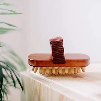 Produktbild von Cellulite-Handbürste mit Holznoppen