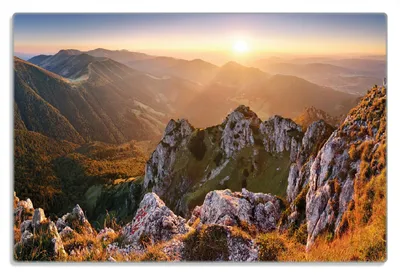 Produktbild von Wallario Frühstücksbrettchen aus Glas 20 x 30 cm mit rutschfesten Füßen, Motiv Berglandschaft mit Sonnenuntergang in der Slowakei