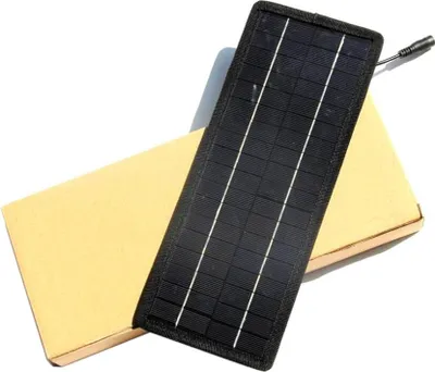 Immagine prodotto di Caricabatterie solare per auto ad alta conversione da 4,5 W con clip