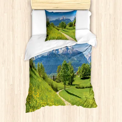 Produktbild von ABAKUHAUS Berg Mantele, Frühlingslandschaft in den Alpen, Milbensicher Allergiker geeignet mit Kissenbezügen, 135 cm x 200 cm - 80 x 80 cm, Mehrfarbig