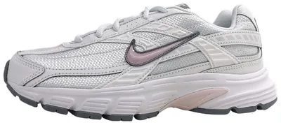 Immagine prodotto di Scarpe sportive Nike Initiator da donna, ideali per l'allenamento, colore bianco, adatte anche per il tempo libero