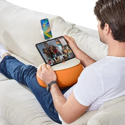 Produktbild von Oranger Kissen-Halter, 360 Grad drehbar, für Tablet und Handy