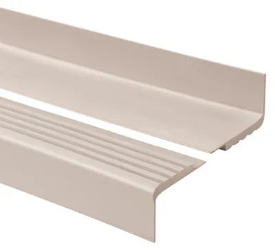 Zdjęcie produktu dla QUEST Profil schodowy PCV 42x40 mm, 1.5m, antypoślizgowy nosek schodowy, RF, beż