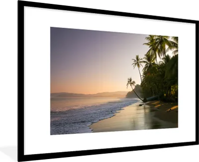 Produktbild von MuchoWow® Gerahmtes Poster Strand - Meer - Palme 90x60 cm - Poster mit Schwarzem Bilderrahmen Wandposter Rahmen Foto Bilder - Wanddekoration - Fotos