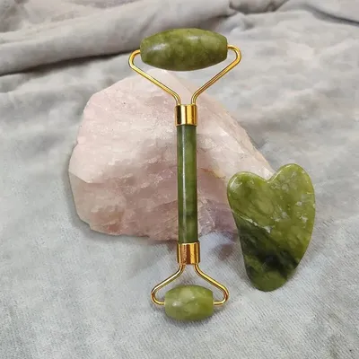 Produktbild von Jaderoller & Gua Sha | Jade-Stein-Set für Gesichtspflege, Anti-Aging, Gesicht, Augen, Hals, Schönheit, Gesichts-Roller-Massagegerät