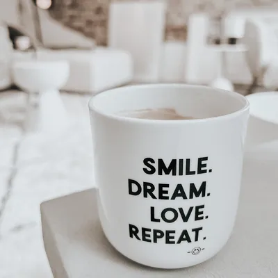 Produktbild von a good smile Becher SMILE Porzellan 260 ml