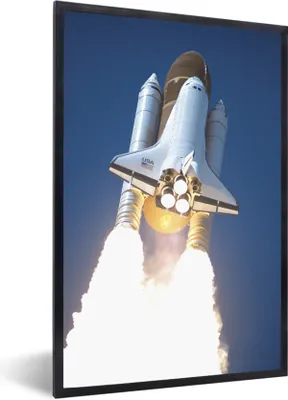 Produktbild von MuchoWow® Gerahmtes Poster Eine Nahaufnahme des Starts einer Raumfähre 40x60 cm - Poster mit Schwarzem Bilderrahmen Wandposter Rahmen Foto Bilder - Papierdruck - Wandbilder