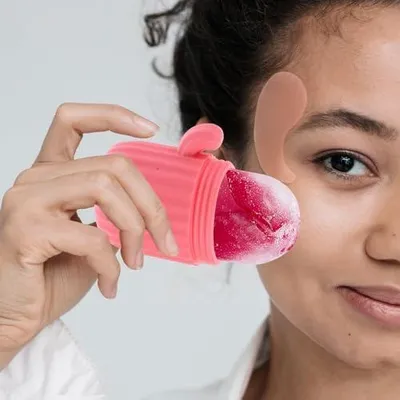 Produktbild von Tragbarer Eisroller für Gesicht und Augen, wiederverwendbare Eiswalze mit praktischer Anwendung und einfacher Form für die Gesichtspflege