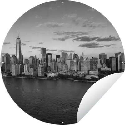 Produktbild von MuchoWow® Gartenposter Outdoor-Poster Rund Skyline von New York City während der Goldenen Stunde - schwarz und weiß Ø 90 cm Gartendeko Rundes Poster draußen