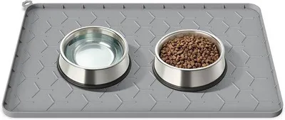 Produktbild von Famanu Fressmatte für Hunde und Katzen - grau, 48 x 30 cm, wasserfest und rutschfest