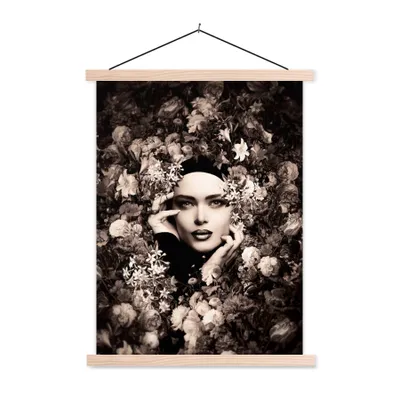 Produktbild von MuchoWow® Textilposter Frau - Blumen - Botanisch - Natur 60x80 cm mit holzfarbenen Rahmen - Wandbild
