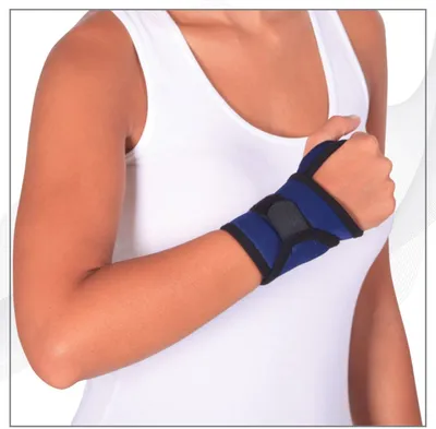 Produktbild von Handbandage Premium Plus mit Daumenschlinge und stabilen Klettverschlüssen, atmungsaktives und hautschonendes Neopren, täglich nutzbar -E-