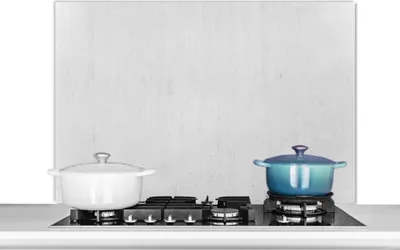 Produktbild von KitchenYeah®  Spritzschutz Küche - Küchenrückwand - Wandschutz für Herd und Spüle - Beton - Weiß - Grau 100x65 - Alu-Dibond (Alternative zum Spritzschutz aus Glas) - Hitzebeständig - Herdspritzschutz