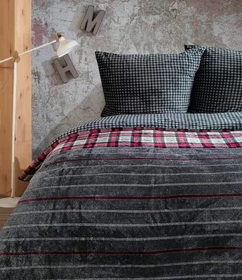 Produktbild von Teddy Plüsch Bettwäsche 200x220 cm Winter Cashmere Touch Flauschig schwarz grau brombeer gestreift 3 teilig