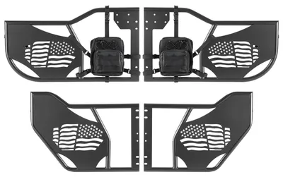 Obrázok produktu pre Trubkové dvere Jeep, 4-dverové, vhodné pre modely Jeep Wrangler JL (2018–2026) a Gladiator JT (2020–2026), terénne predné a zadné polodvere s trubkovou konštrukciou a vzorom vlajky, vrátane bočných zrkadiel s certifikáciou DOT a úložnej tašky