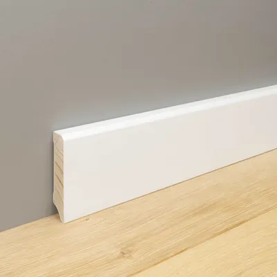 Produktbild von 24 m Trevendo® Sockelleiste massiv gefast weiß lackiert 16 x 58 x 2400 mm