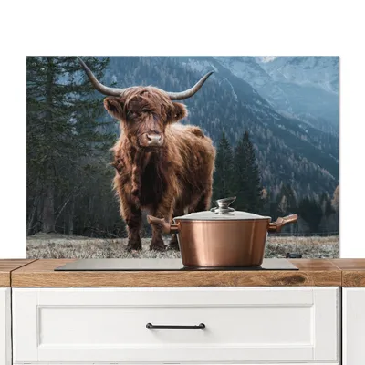 Produktbild von KitchenYeah® Spritzschutz Küche - Küchenrückwand - Wandschutz für Herd und Spüle - Schottische Hochlandrind - Berg - Landschaft - Bäume - Kuh - Natur 100x65 - Alu-Dibond (Alternative zum Spritzschutz