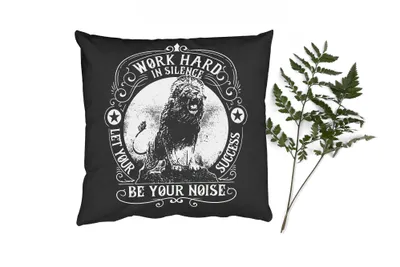 Produktbild von MuchoWow® Zierkissen Sofakissen Wohnzimmer Dekokissen 40x40 cm Löwe - Vintage - Zitat - Foto Kissen - Schlafzimmer Dekoration