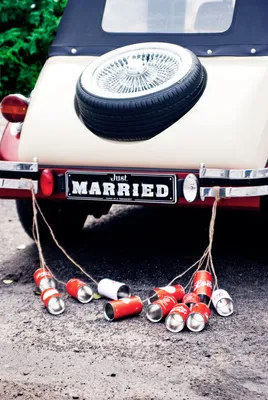 Image de Boîtes en métal pour voiture de mariage, sélection:blanc avec des coeurs