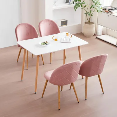 Obrázok produktu pre Jedálenská zostava: stôl a 4 stoličky. Rozmery stola: 110 x 70 x 75 cm. Tvar: obdĺžnik. Materiál: drevo, MDF, zamat. Farby: ružová, biela