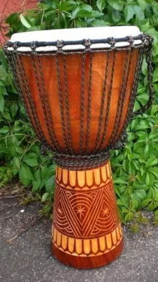 Image de Djembé artisanal de 50 cm pour la percussion