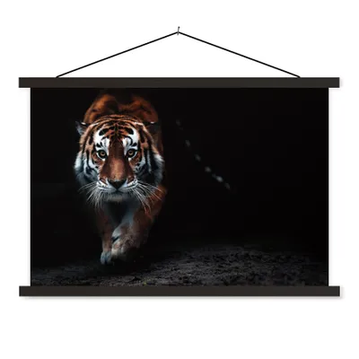 Produktbild von MuchoWow® Textilposter Tiere - Tiger - Schwarz - Wild - Porträt 90x60 cm mit schwarzem Rahmen - Aufhängungssatz