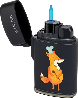 Produktbild von Mr. & Mrs. Panda Feuerzeug Fuchs Koch - Schwarz - Geschenk, sturmfeuerzeug, Feuerzeuge, Hungrig, Gasfeuerzeug, Chefkoch, Kochlöffel, anzünder, Bäcker, zigarettenanzünder