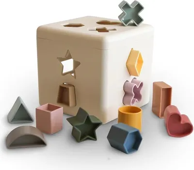 Produktbild von Mushie Formsortierer mit 12 verschiedenen Formen, 14,2 x 14,2 cm, ab 10 Monaten