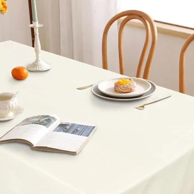 Obrázek produktu pro Elegantní ubrus Famanu v barvě šampaňského s vzhledem lnu – 135 x 160 cm