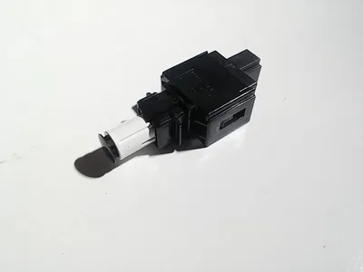Immagine prodotto di VOLVO S60 S80 V70 XC70 Interruttore luce freno OE 8622064