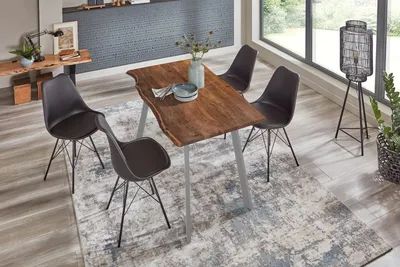 Produktbild von 5tlg. Essgruppe Laxmi 160 x 85 cm, Akazienholz massiv, nussbaumfarben, Baumkantentisch mit Vier Metallbeinen in Silber + 4X Schalenstuhl Lerche in Schwarz