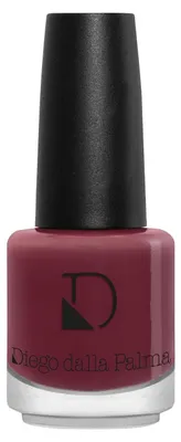 Imagen del producto de Esmalte de uñas Diego dalla Palma, 14 ml, color burdeos, "Close to me", pigmentación, cobertura total, brillo
