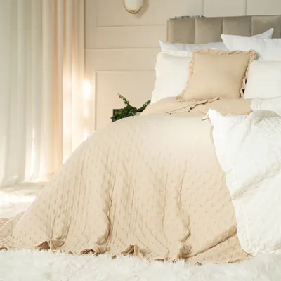 Image de MARKIZETA SAVONA Couvre-lit décoratif avec volants, 170x210cm, couleur 112 beige SAVONA/NAP/112/170210/1